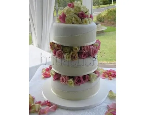 Solo para novios: Pasteles de boda con flores naturales Solo para novios: Pasteles de boda con flores naturales