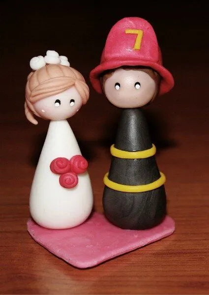 Novios en porcelana fría para decorar tu pastel de bodas