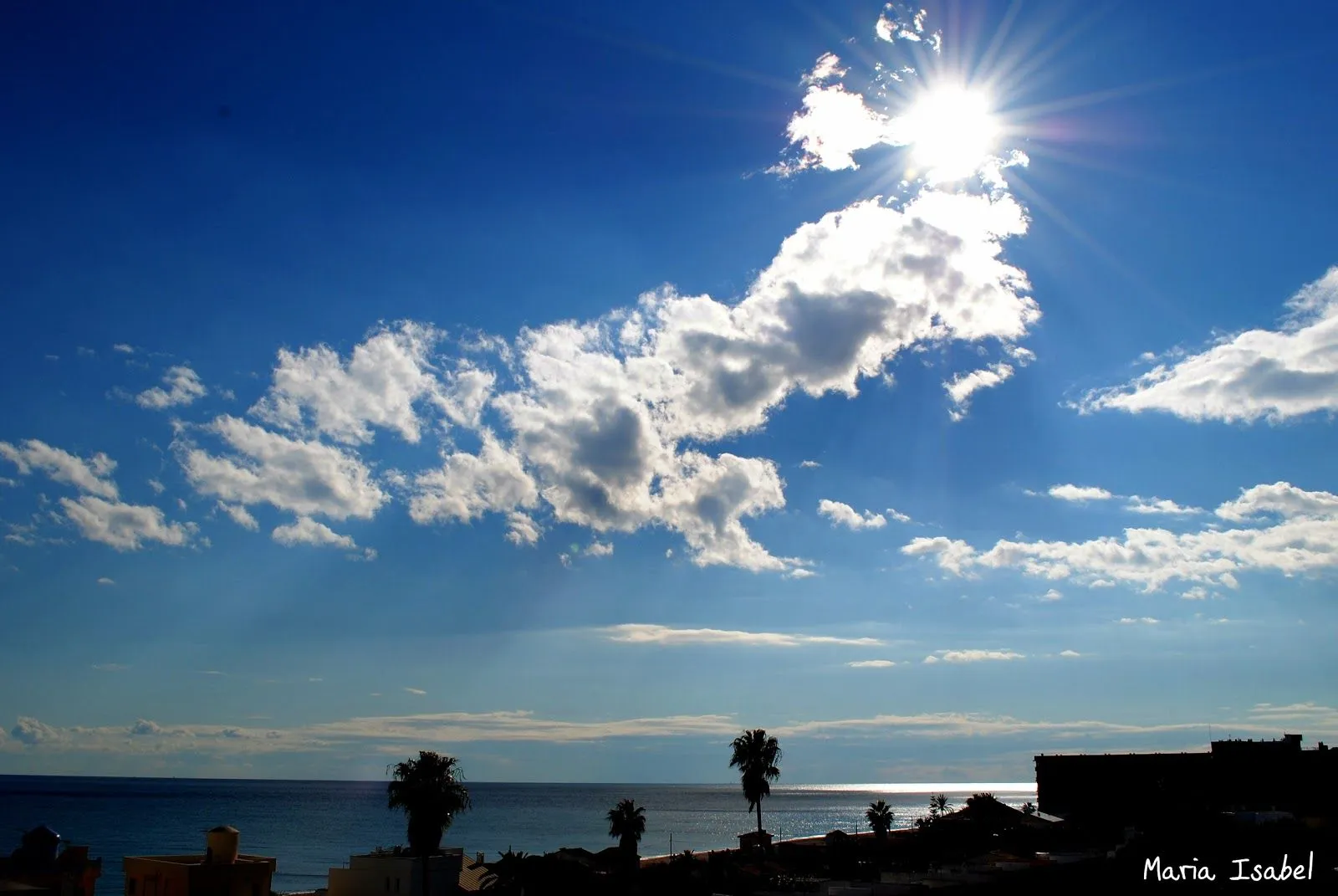 Sobre una nube.: Día soleado.