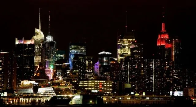 Nueva_york_skyline_noche_ ...