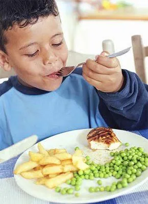 Niño almorzando dibujo - Imagui