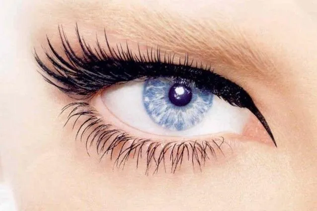 Occhi blu in 20 secondi? Si rischia il glaucoma | Scienze fanpage Occhi blu in 20 secondi? Si rischia il glaucoma | Scienze fanpage