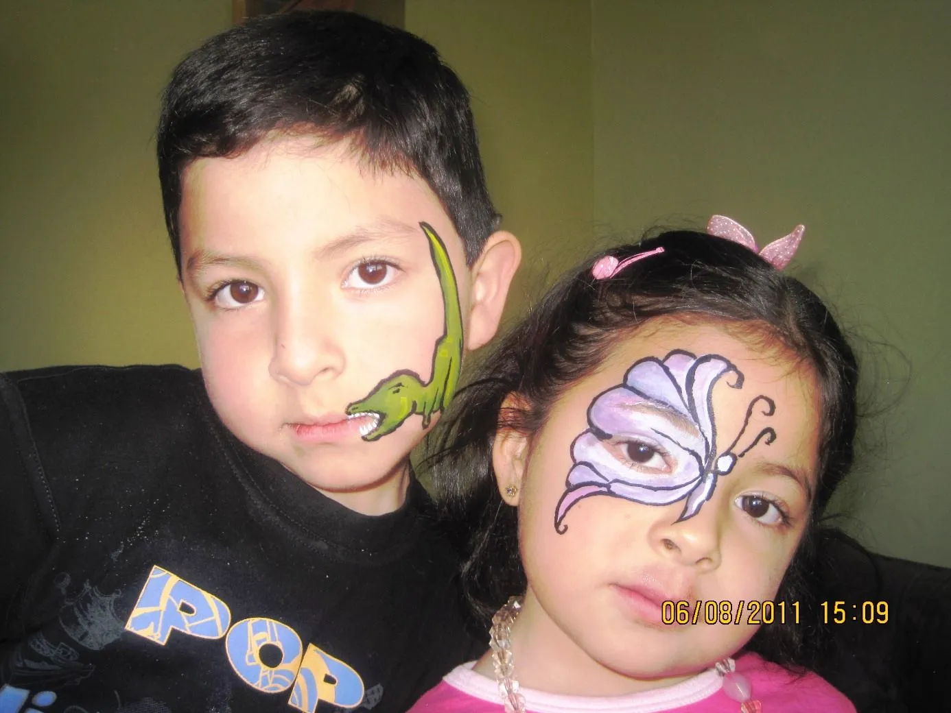ODISEO PINCELSIKU: ARTES PLÁSTICAS: LA MARIPOSA Y EL DINOSAURIO: Caritas  pintadas
