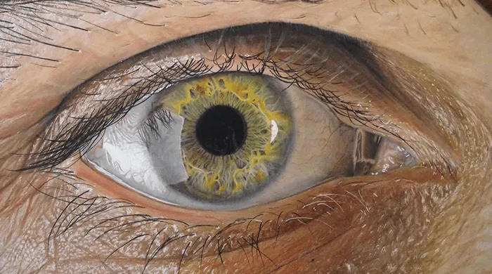 Ojos hiperrealistas dibujado con lápices de colores - POP-PICTURE