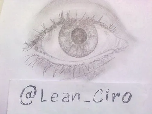 ojos realistas hechos a lapiz por mi - Taringa!
