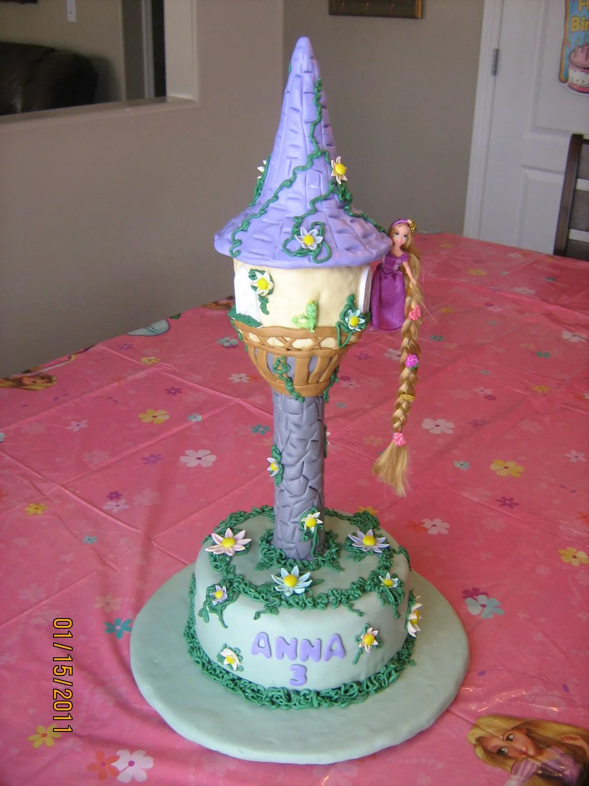 One Cake Wonders: Rapunzel/Tangled Cake!