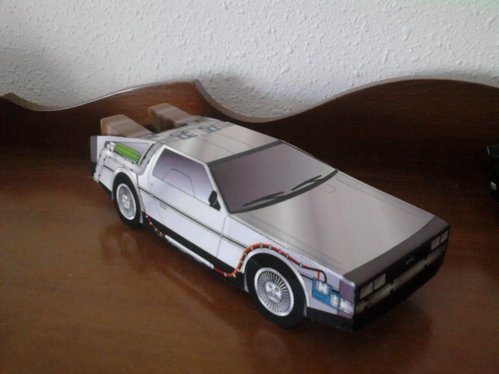 Orgullo Freak: Papercraft - El maravilloso Delorean Orgullo Freak: Papercraft - El maravilloso Delorean