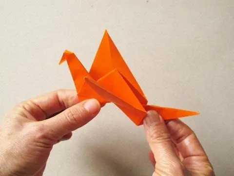Origami Flapping Bird - Pájaro aleteador - YouTube Origami Flapping Bird - Pájaro aleteador - YouTube