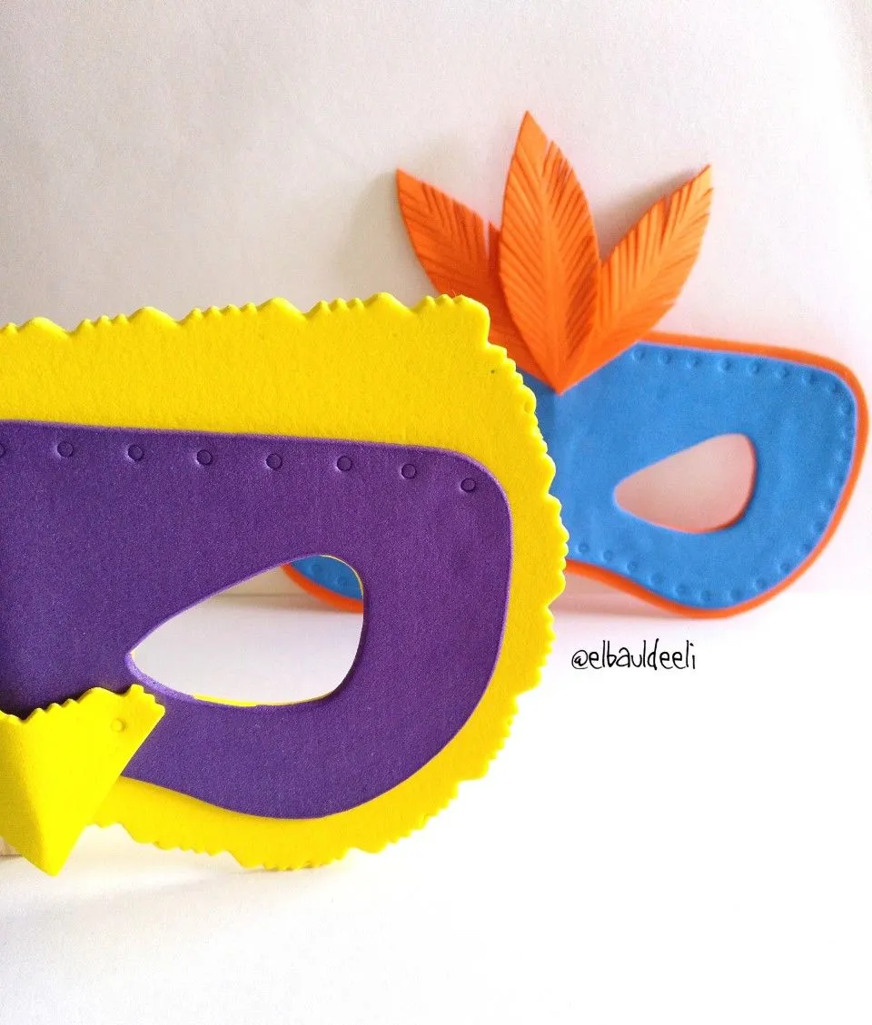 UN ORIGINAL SURTIDO DE MÁSCARAS EN GOMA EVA UN ORIGINAL SURTIDO DE MÁSCARAS EN GOMA EVA