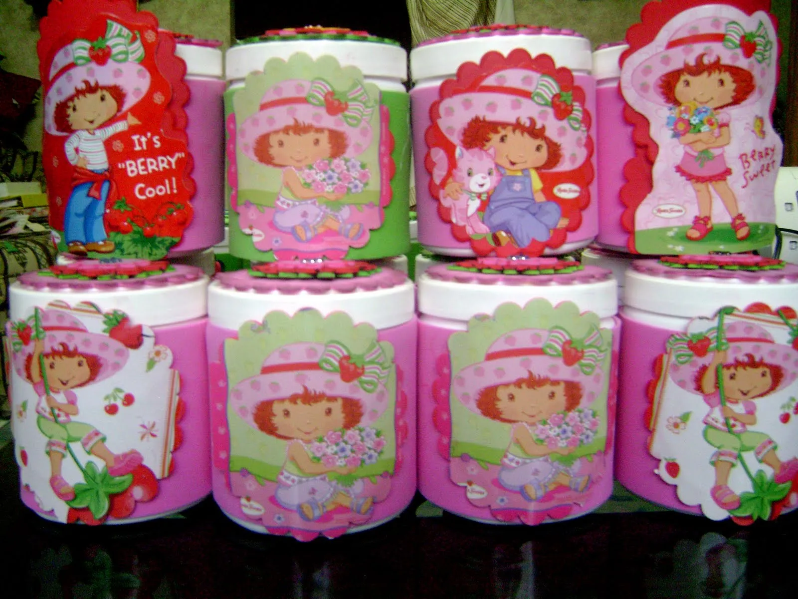 ... originalmente laurita escogio rosita fresita para las invitaciones ... originalmente laurita escogio rosita fresita para las invitaciones