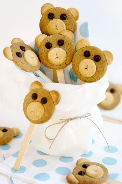 Osito-piruletas: ricas galletas de bizcocho Osito-piruletas: ricas galletas de bizcocho