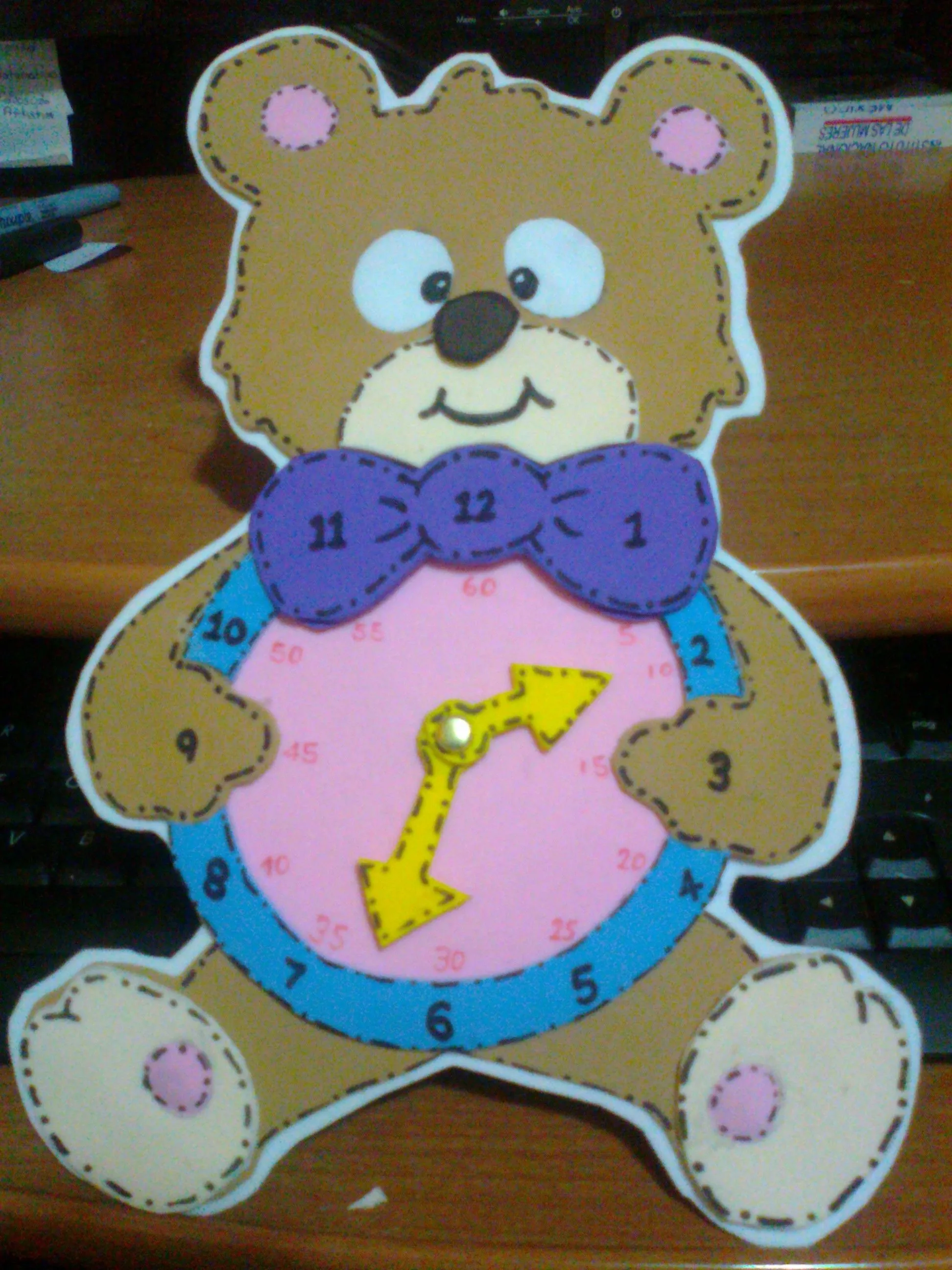 Osito reloj de Foami | My school | Pinterest