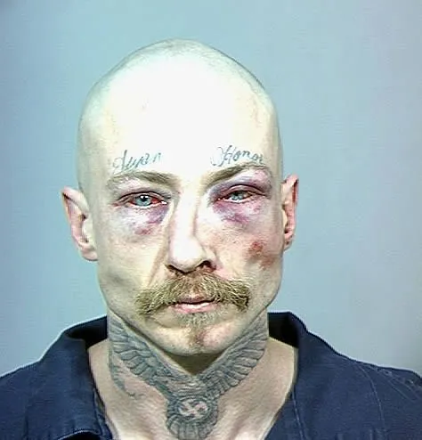 PA LO QUE HEMOS QUEDAO: "ARYAN HONOR" TIENE TATUADO EN LA FRENTE ... PA LO QUE HEMOS QUEDAO: "ARYAN HONOR" TIENE TATUADO EN LA FRENTE ...