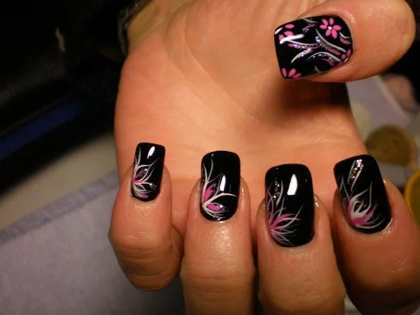 Página Femenina: Diseño de Uñas para Cualquier Ocasión Página Femenina: Diseño de Uñas para Cualquier Ocasión