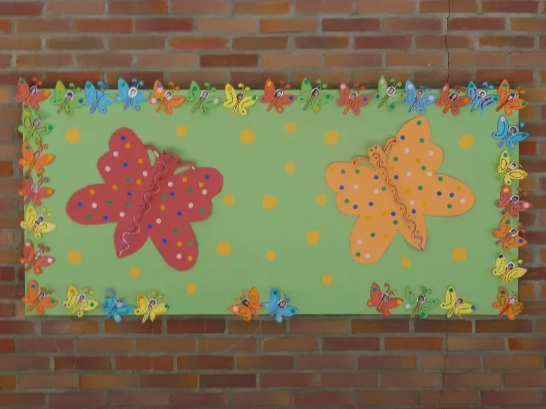 EL PAÍS DE LOS ENANOS": "MURALES DE PRIMAVERA" EL PAÍS DE LOS ENANOS": "MURALES DE PRIMAVERA"