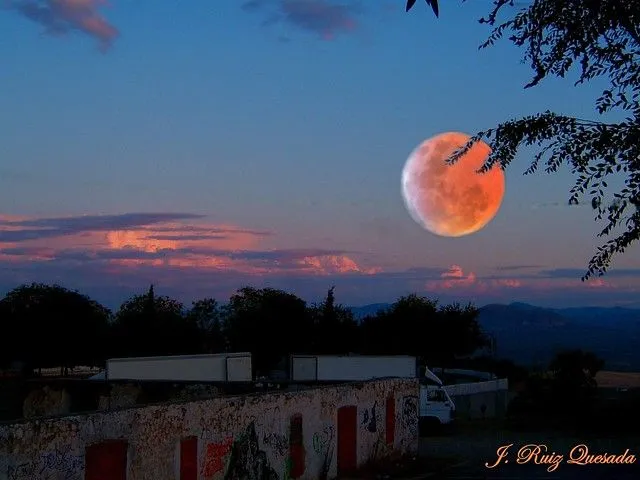 Paisaje con Luna (dedicada a mi amiga Luna) | Flickr - Photo Sharing!