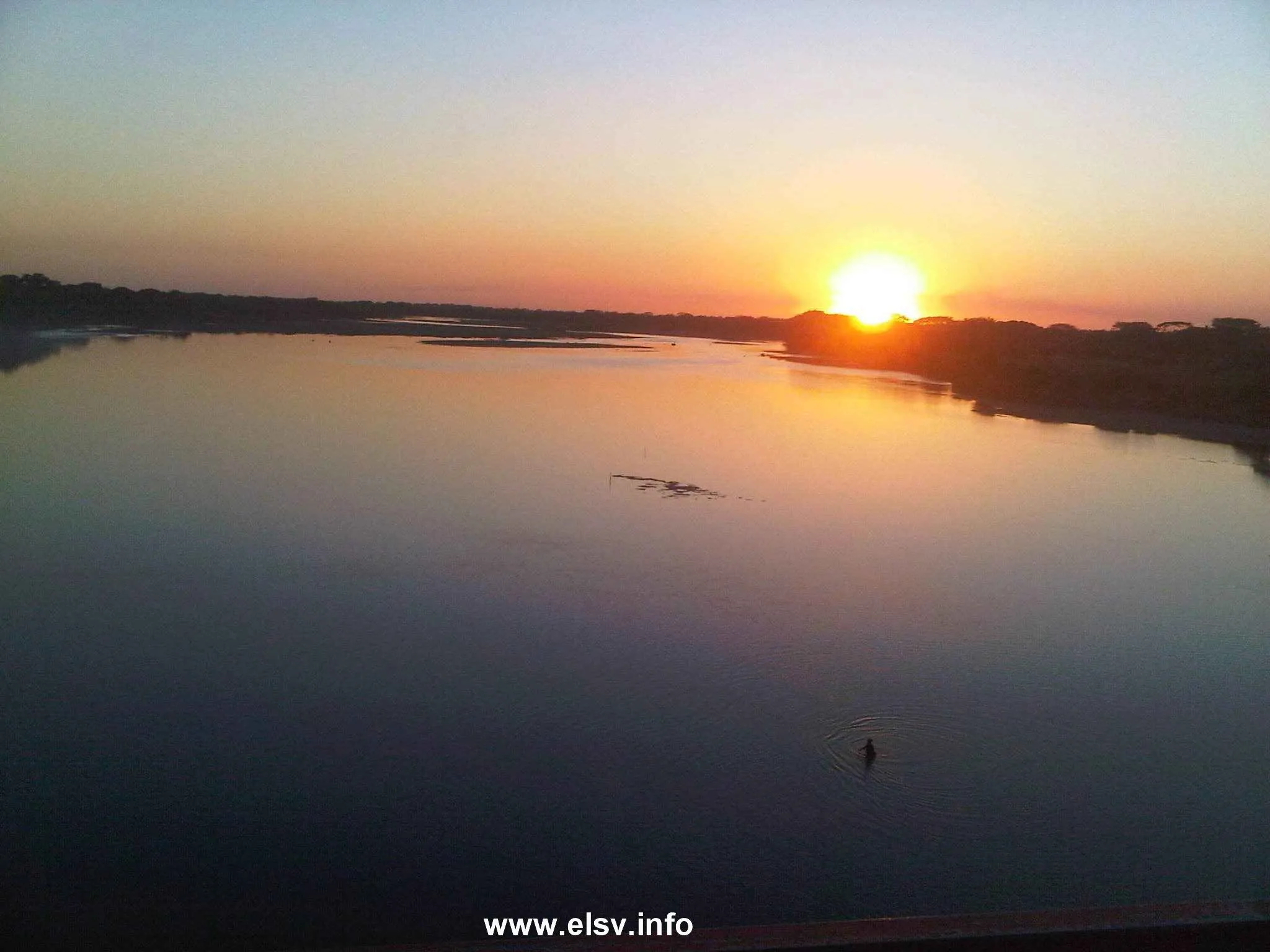 Paisajes de atardeceres en El Salvador (puente de oro) - El Salvador Paisajes de atardeceres en El Salvador (puente de oro) - El Salvador