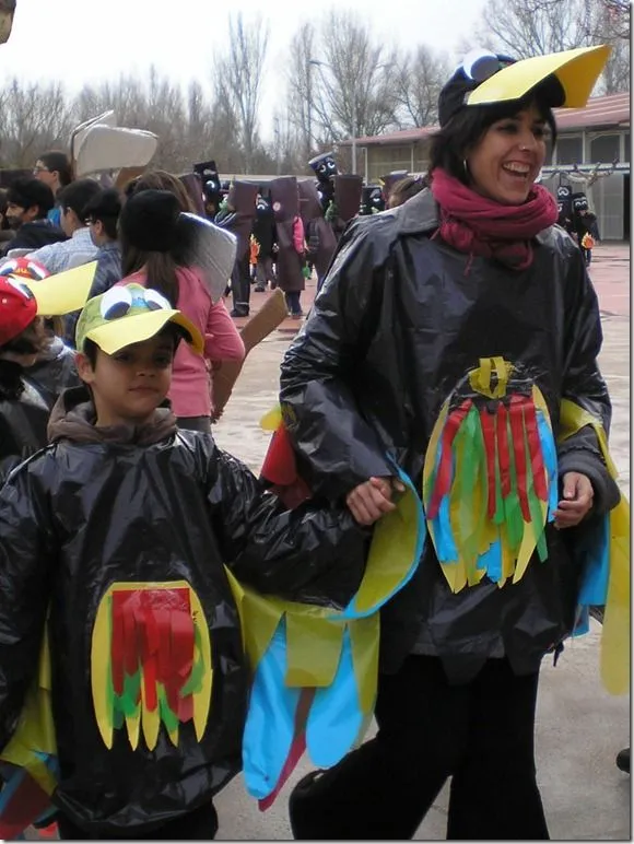 ... de pájaro carpintero hecho con bolsa de basura | Jugar y colorear ... de pájaro carpintero hecho con bolsa de basura | Jugar y colorear