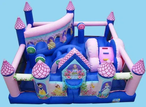 Palacio princesas: Enorme palacio hinchable decorado con las ... Palacio princesas: Enorme palacio hinchable decorado con las ...
