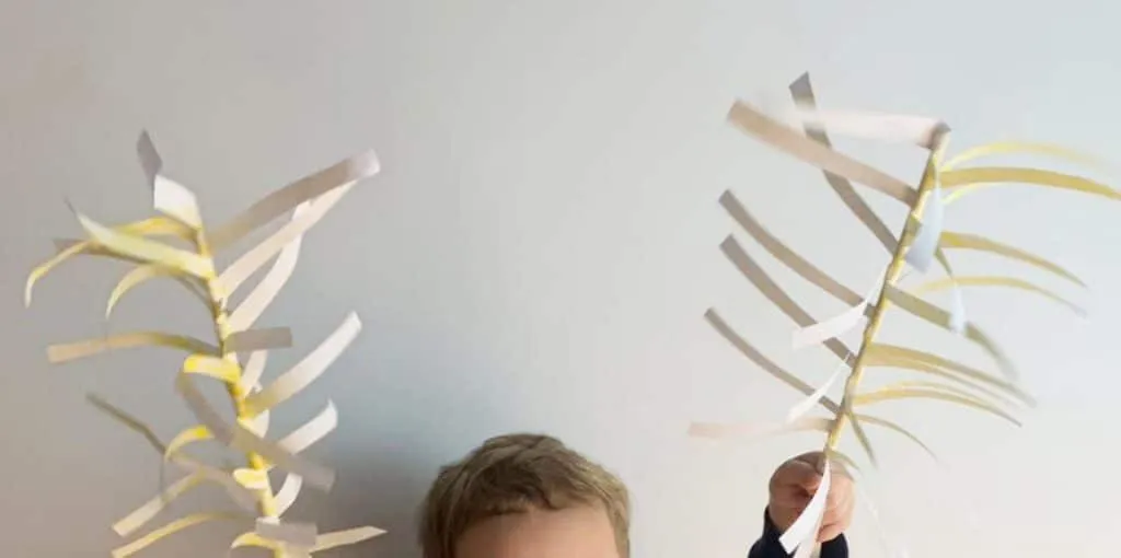 Cómo hacer una Palma de papel para Domingo de Ramos - Manualidades Cómo hacer una Palma de papel para Domingo de Ramos - Manualidades