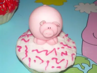 PAN ,DULCES Y OTRAS PALABRAS: CUPCAKE CERDITO