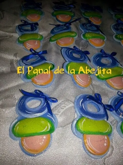EL PANAL DE LA ABEJITA: CHUPONES EN FOAMI PARA BABY SHOWER!