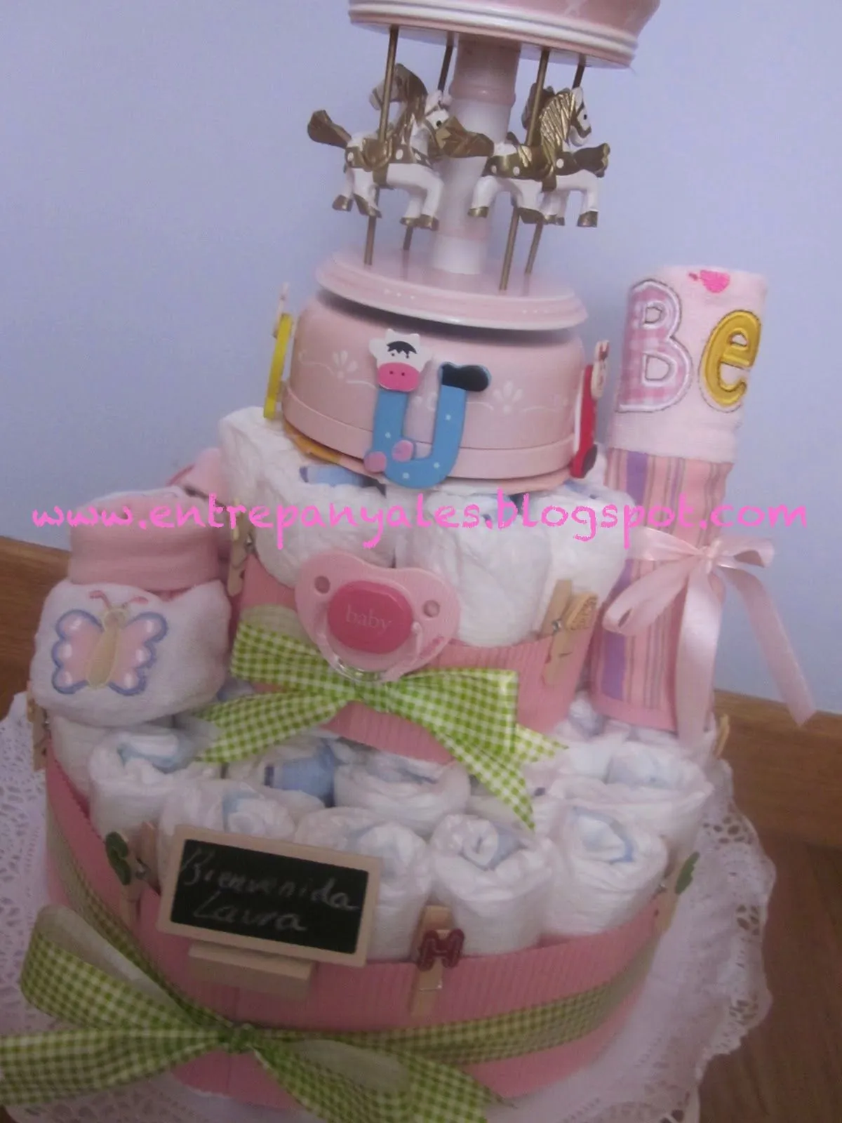 Entre Pañales": Tartas con carrusel