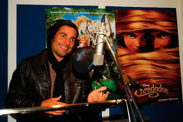 Pandora's Caja - Chayanne Gallery: Chayanne en Disney's Enredados ( Pandora's Caja - Chayanne Gallery: Chayanne en Disney's Enredados (
