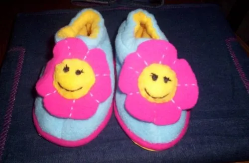 LAS MANUALIDADES DE CLAUDIA (TODO SACADO DE LA WEB): PANTUFLAS ...