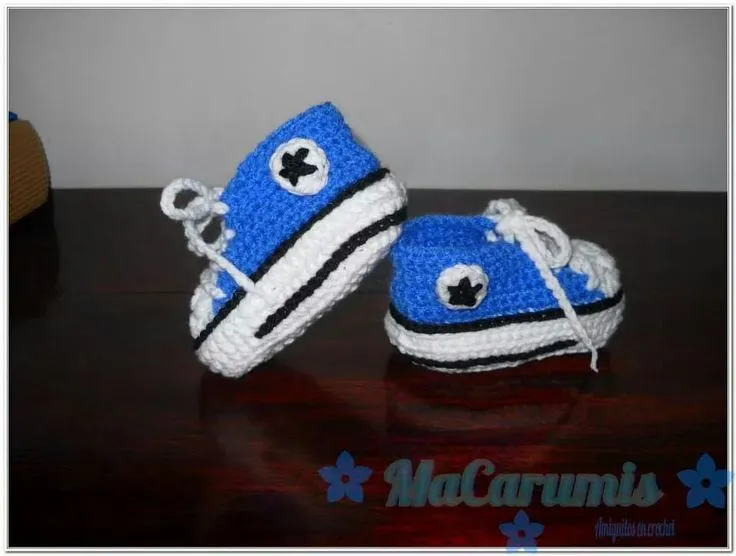 pantuflas/ botitas tipo converse All Star tejidas en crochet y ...