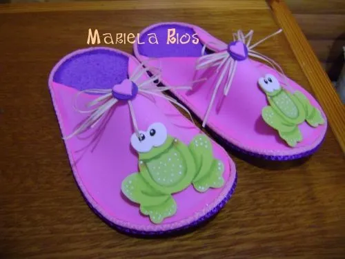 Pantuflas en foami - Imagui