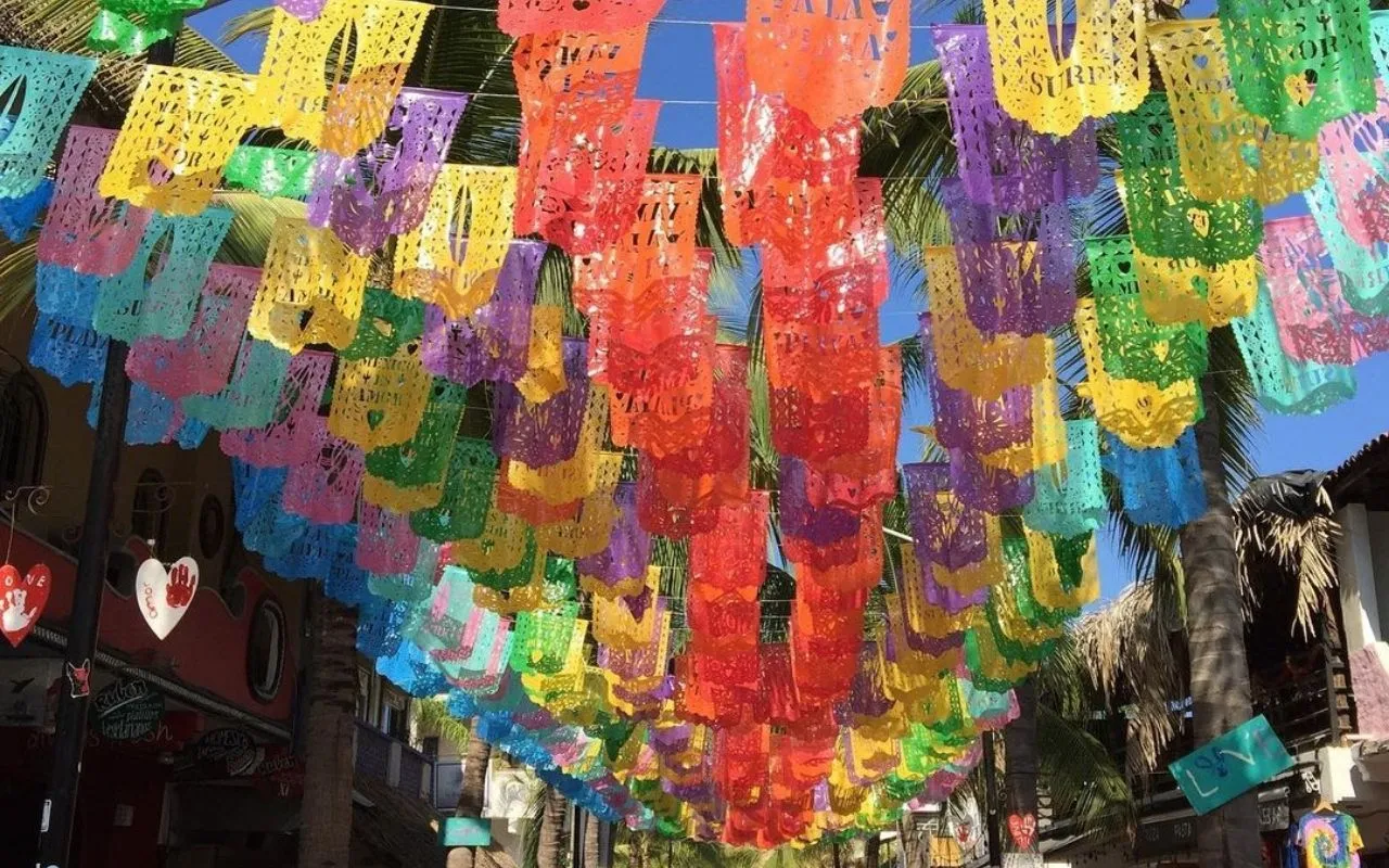 Papel picado: conoce su origen y cómo se hace - México Ruta Mágica Papel picado: conoce su origen y cómo se hace - México Ruta Mágica