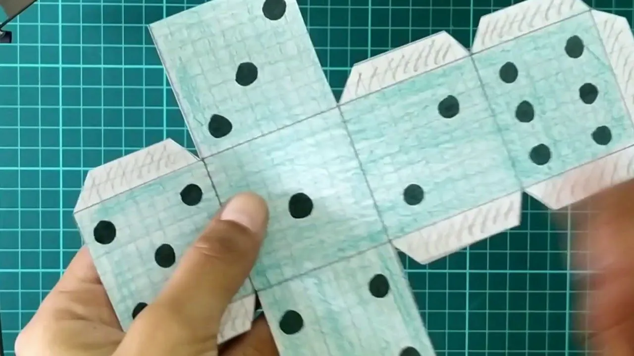 Cómo hacer un dado de papel. - YouTube