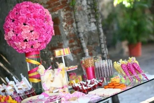Papelitos de fresa: Mesas de dulces para bodas Papelitos de fresa: Mesas de dulces para bodas