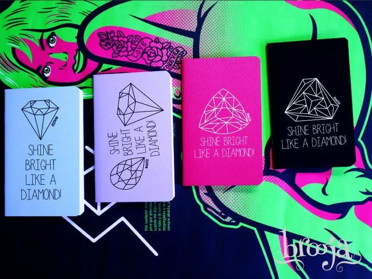 Paquete Pasaporte "shine birght":: Ilustración unatalR 4 libretas ... Paquete Pasaporte "shine birght":: Ilustración unatalR 4 libretas ...