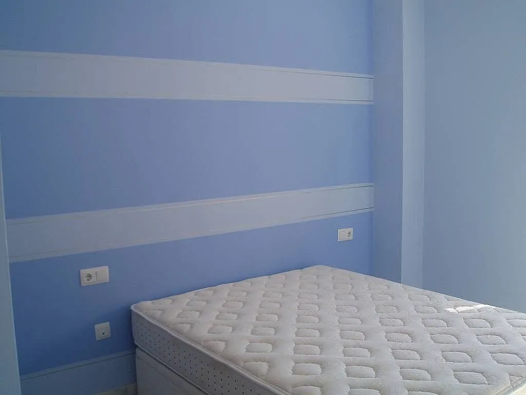 pared rayas horizontales gris (5) | Decorar tu casa es facilisimo.