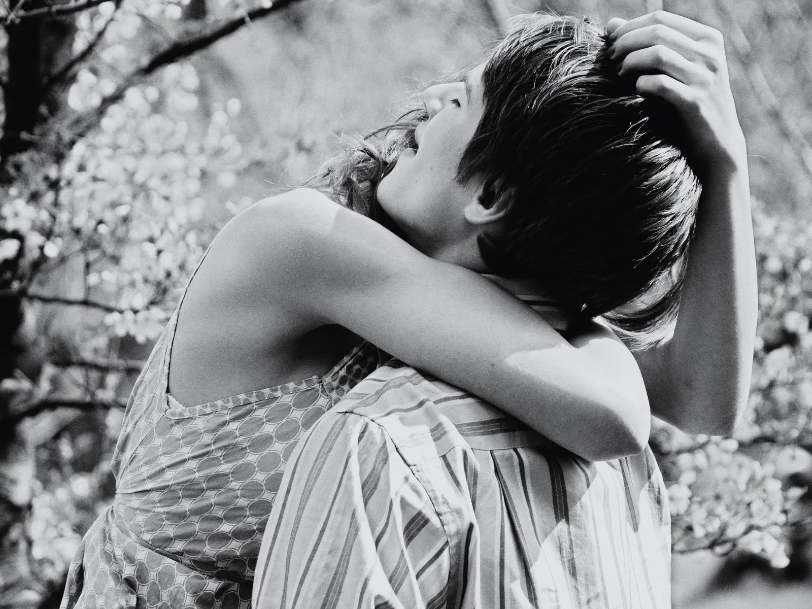 Pareja enamorados abrazados ~ Mejores Fotos del Mundo ...