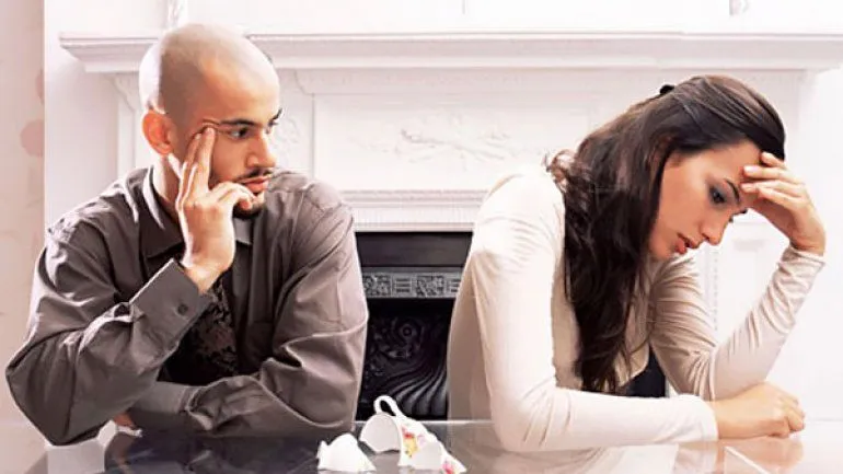 Parejas separadas, bajo el mismo techo por la crisis - Infobae Parejas separadas, bajo el mismo techo por la crisis - Infobae