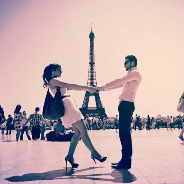 paris #torreeiffel #amor #love #pareja #paisajes... - Cada corazón ...