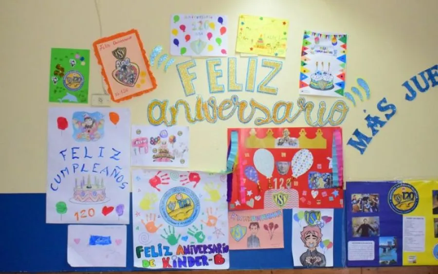 Párvulos realizan tarjetas de saludo por los 120 años del ISV Párvulos realizan tarjetas de saludo por los 120 años del ISV