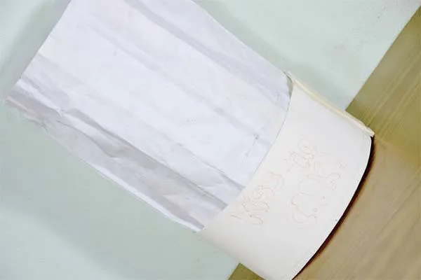 Paso a paso cómo hacer un gorro de cocinero de papel en casa Paso a paso cómo hacer un gorro de cocinero de papel en casa