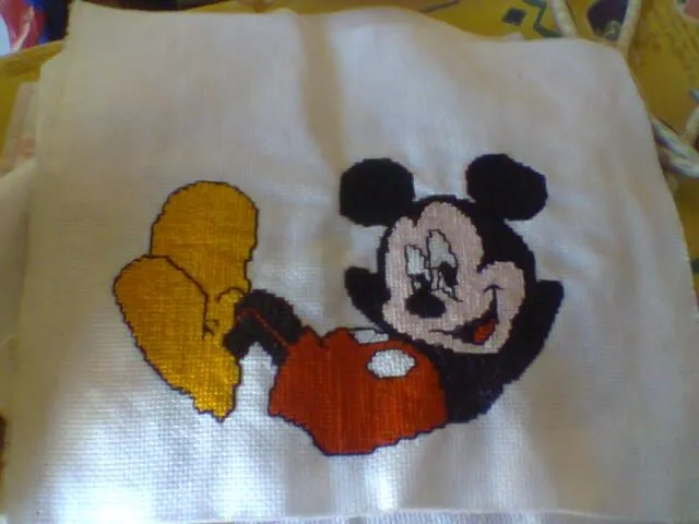 PASO A PASO CON JEANNINE: mickey mouse PUNTO CRUZ PASO A PASO CON JEANNINE: mickey mouse PUNTO CRUZ