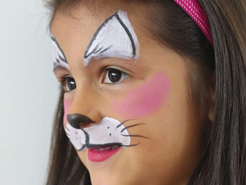 Paso a paso maquillaje de gato - BabyCenter Paso a paso maquillaje de gato - BabyCenter