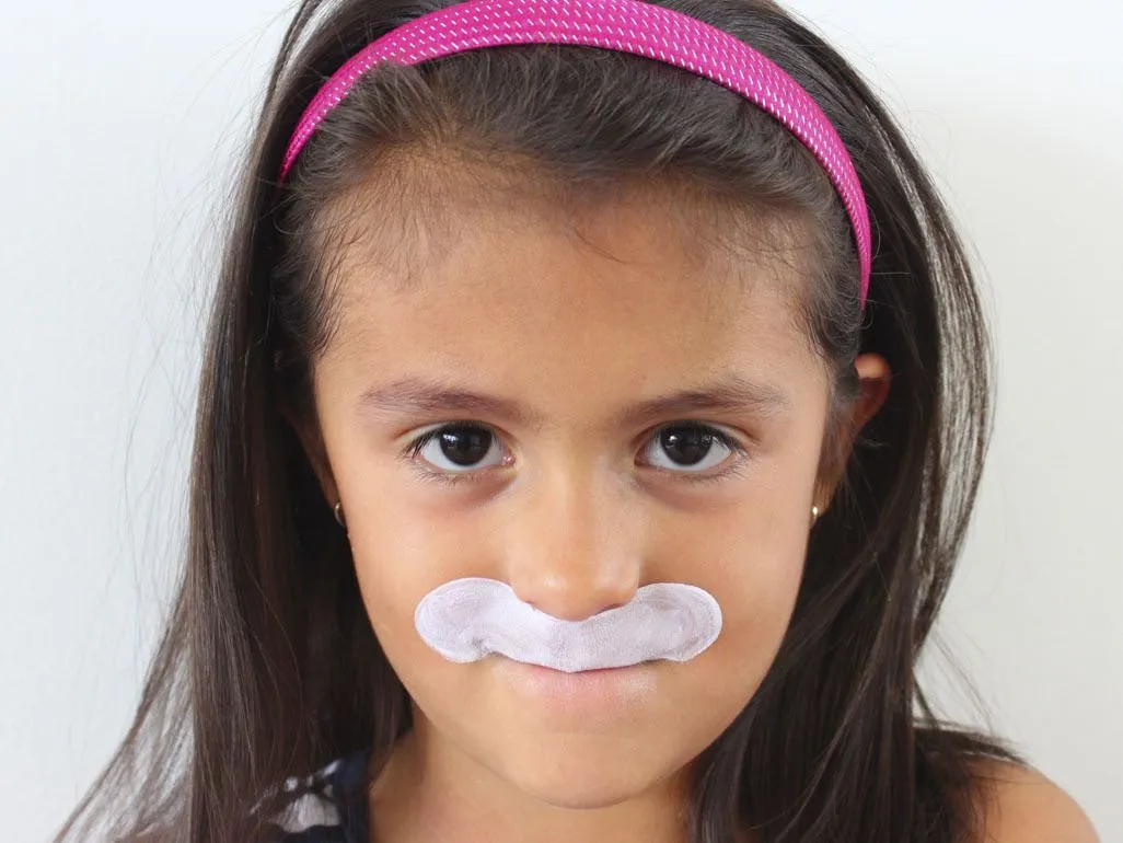 Paso a paso maquillaje de gato - BabyCenter Paso a paso maquillaje de gato - BabyCenter