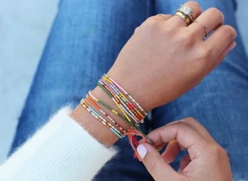 Paso a paso: cómo hacer tus pulseras de la amistad de colores Paso a paso: cómo hacer tus pulseras de la amistad de colores