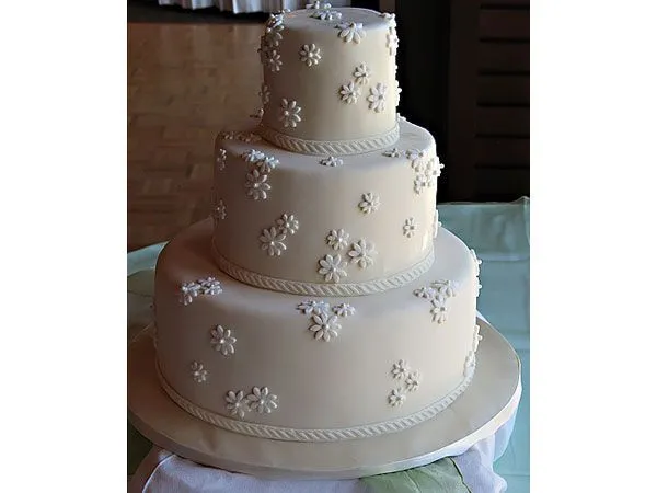 Pastel de boda moderno en fondant sencillo | PASTELES | Pinterest ... Pastel de boda moderno en fondant sencillo | PASTELES | Pinterest ...