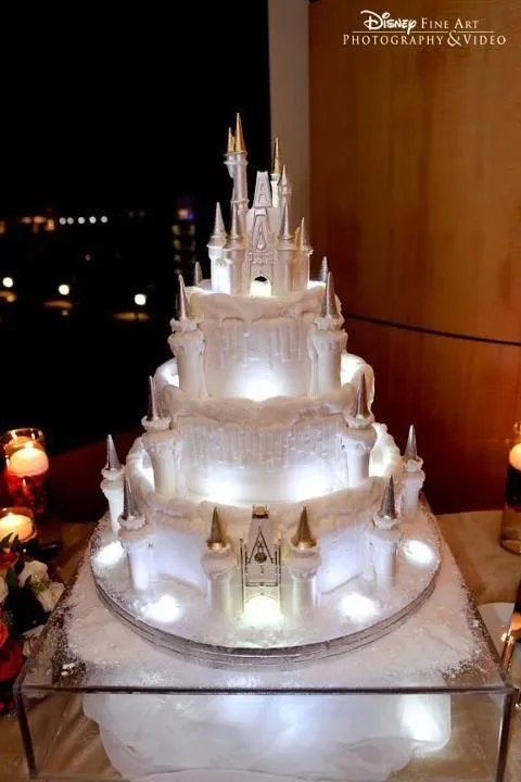 Pastel con forma de Castillo, para Bodas. Tartas Originales ...