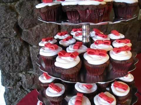 Pastel de Quince Años Precioso Pastelito y Cupcakes - YouTube Pastel de Quince Años Precioso Pastelito y Cupcakes - YouTube