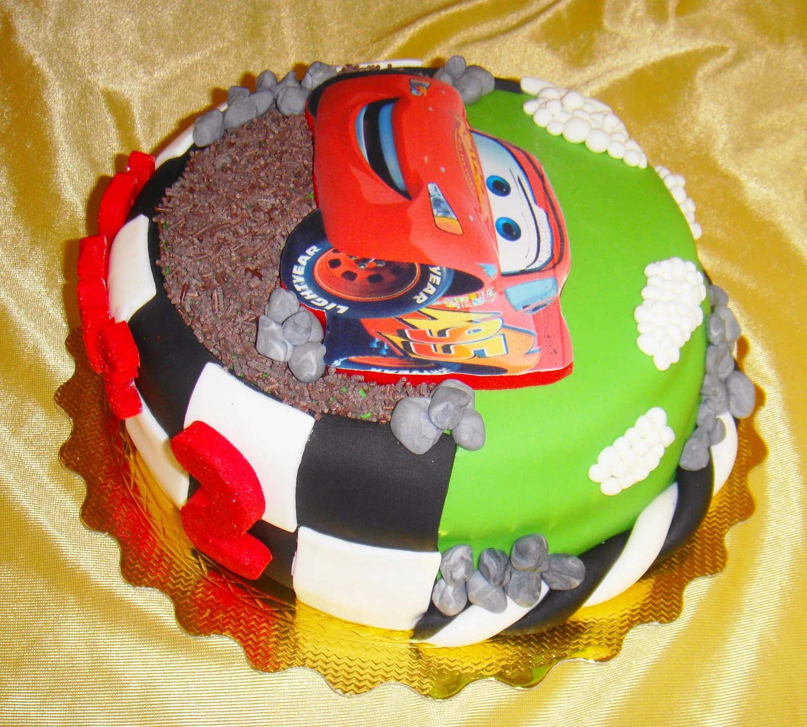 PASTEL DE RAYO MCQUEEN - IRENE | DAyDELICIOUS