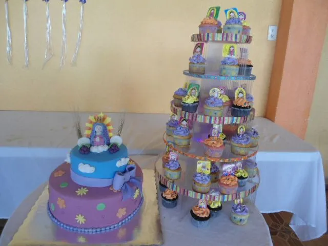 Pastel y torre de cupcakes Virgencita plis | Flickr - Photo Sharing! Pastel y torre de cupcakes Virgencita plis | Flickr - Photo Sharing!